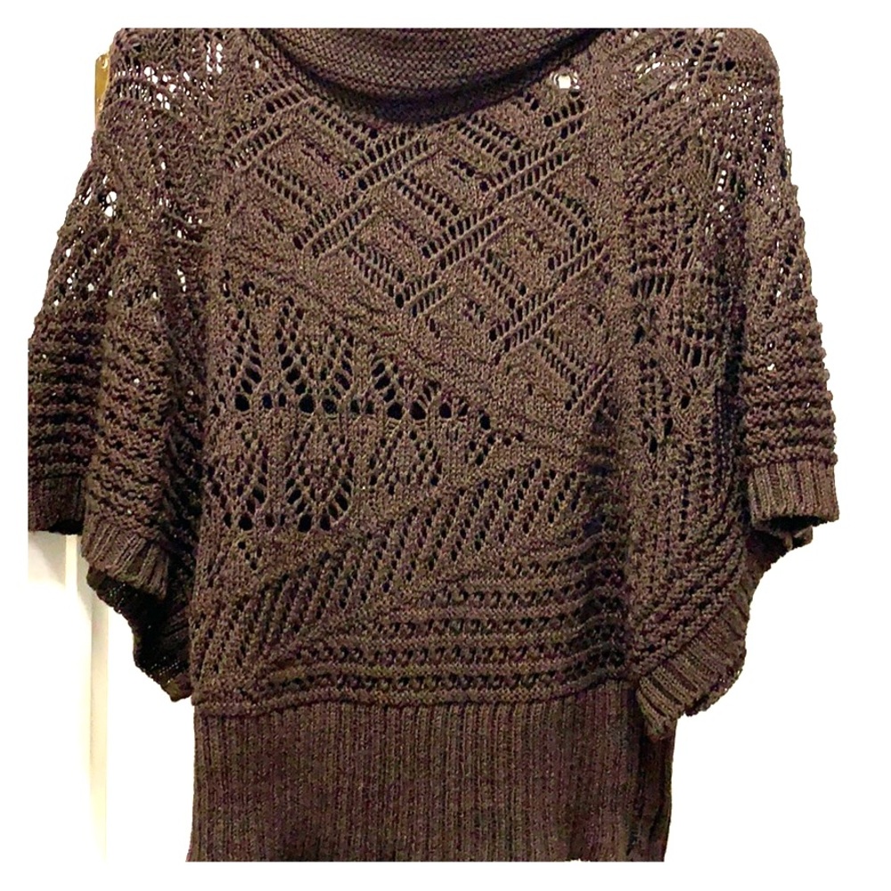 Crochet top with butterfly sleeves - like new